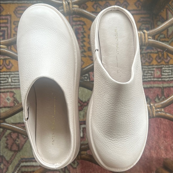 Intentionally Blank RISEN PLATFORM MULE Size 7CREAM / LEATHER / 7 - Picture 2 of 4